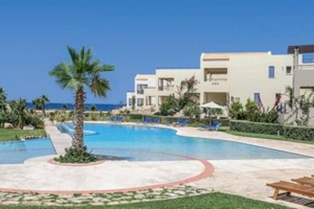 Odyssey Beach Front Apartment Chrissi Akti Chania Exterior foto