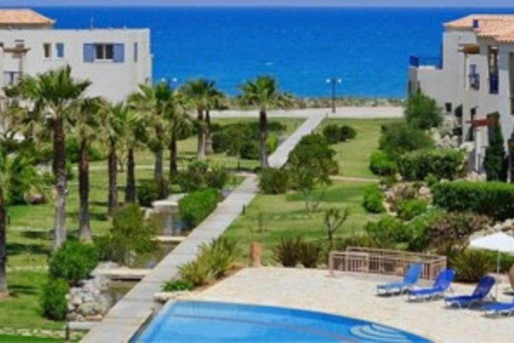 Odyssey Beach Front Apartment Chrissi Akti Chania Exterior foto