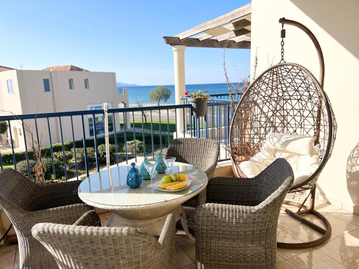 Odyssey Beach Front Apartment Chrissi Akti Chania Exterior foto