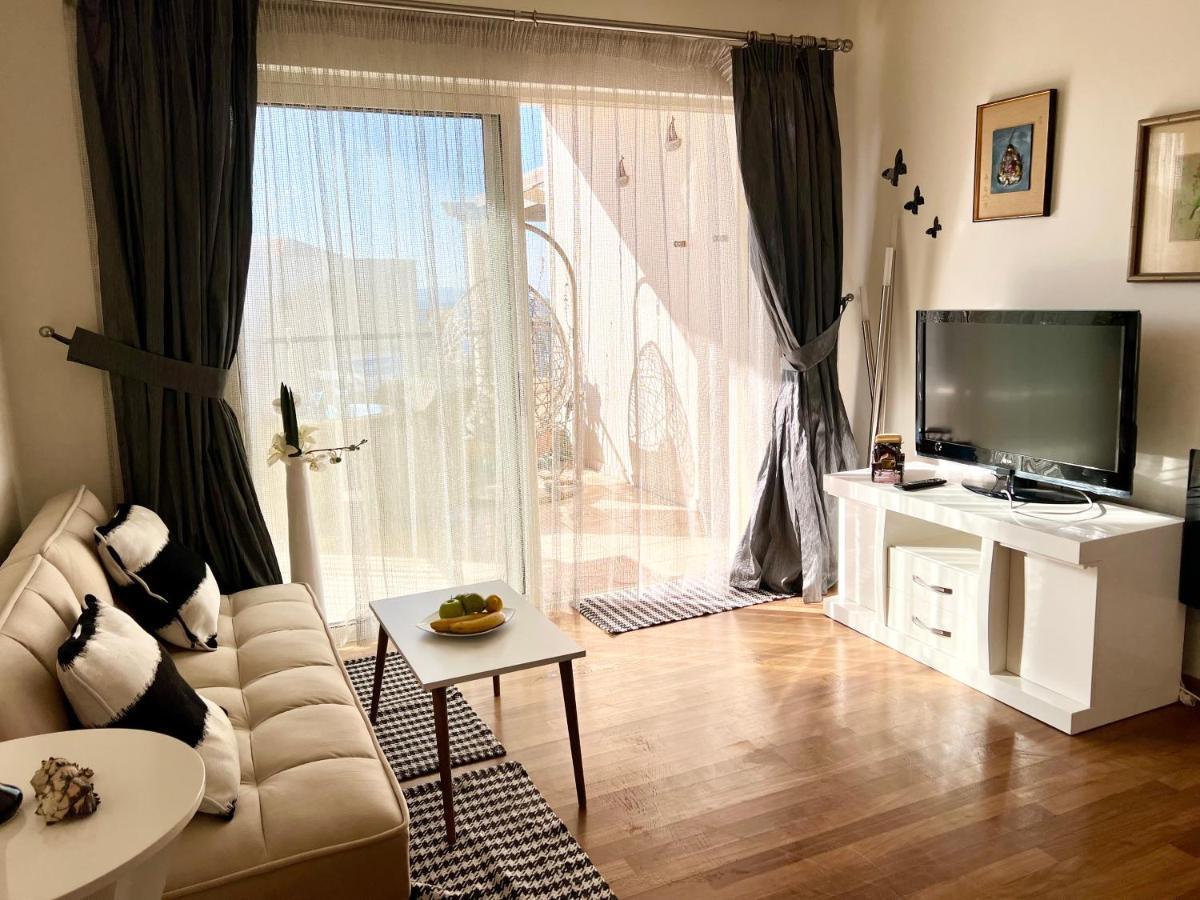 Odyssey Beach Front Apartment Chrissi Akti Chania Exterior foto