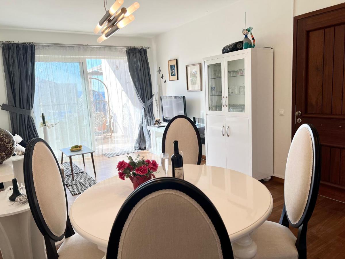 Odyssey Beach Front Apartment Chrissi Akti Chania Exterior foto